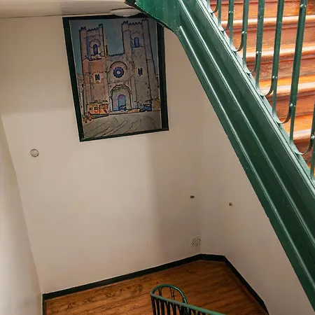 Alfama Santa Apolonia Lisboa