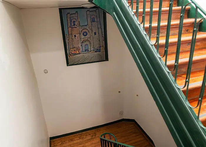 Alfama Santa Apolonia Лиссабон